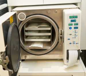 Autoclave sterlizzante utilizzata in Centro Ridona Smalto Semipermanente Napoli